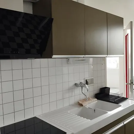 Appt 2 Ch Vue A 5' De La Gare De *