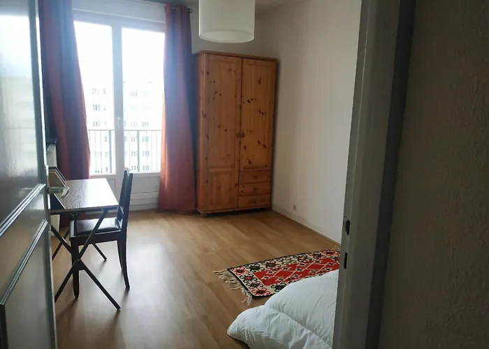 Appt 2 Ch Vue à 5' De La Gare De *