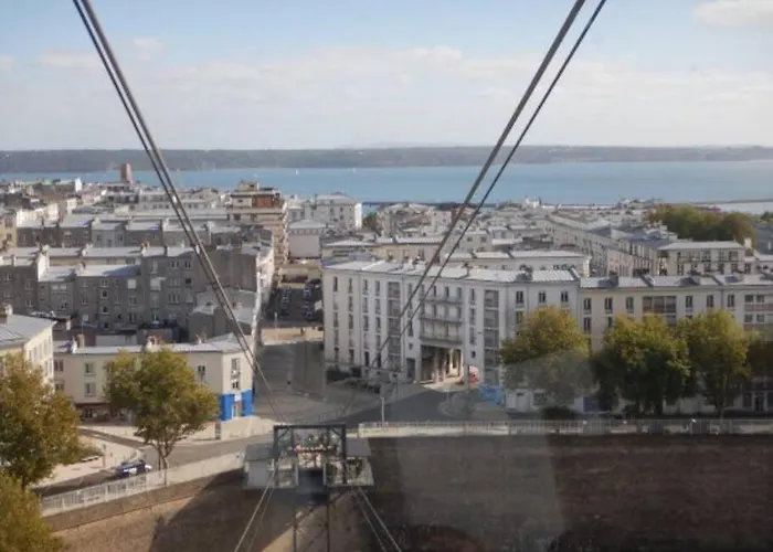 Appt 2 Ch Vue A 5' De La Gare De *